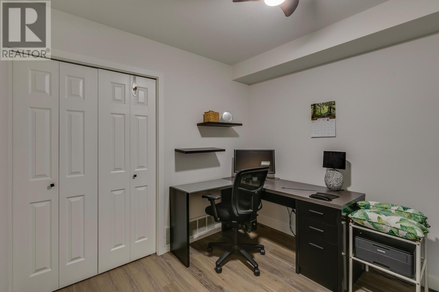 24 2401 MAMQUAM ROAD