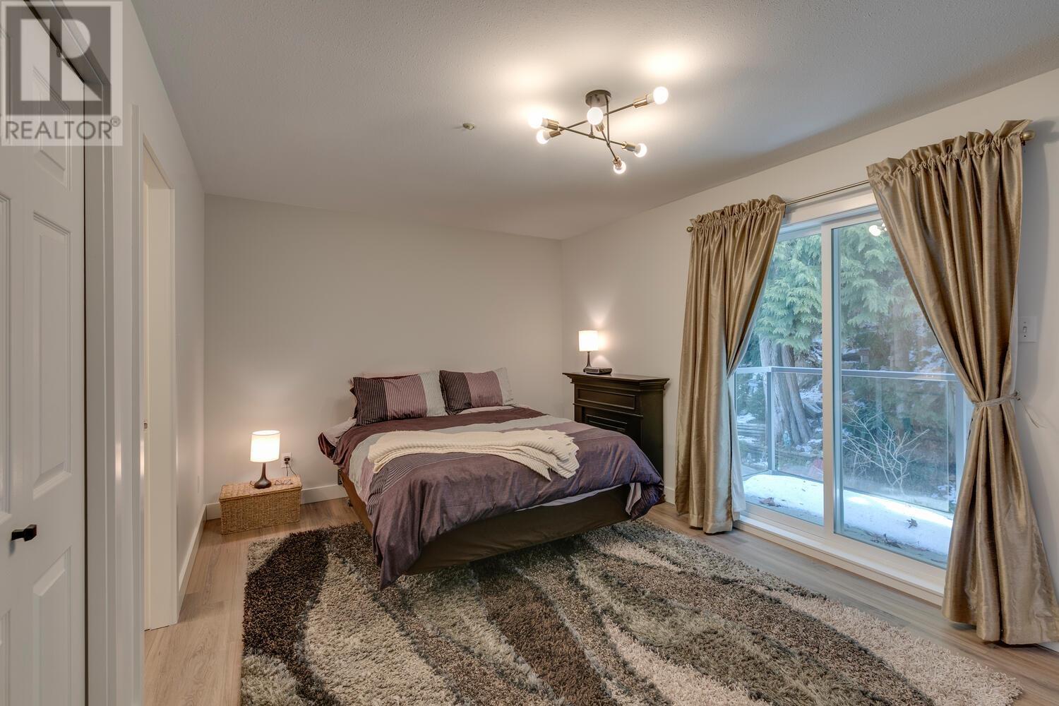 24 2401 MAMQUAM ROAD