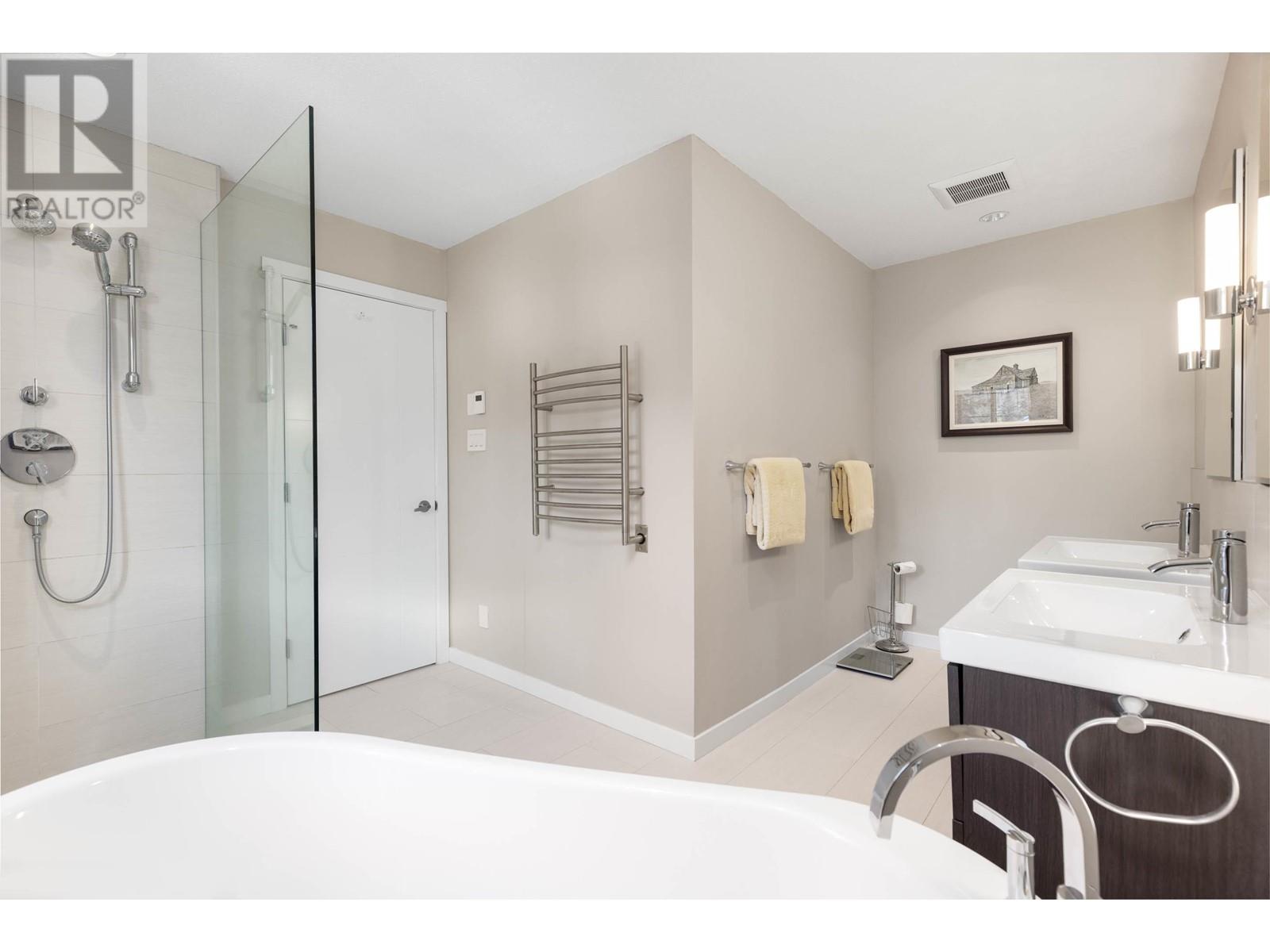 31 8030 NICKLAUS NORTH BOULEVARD