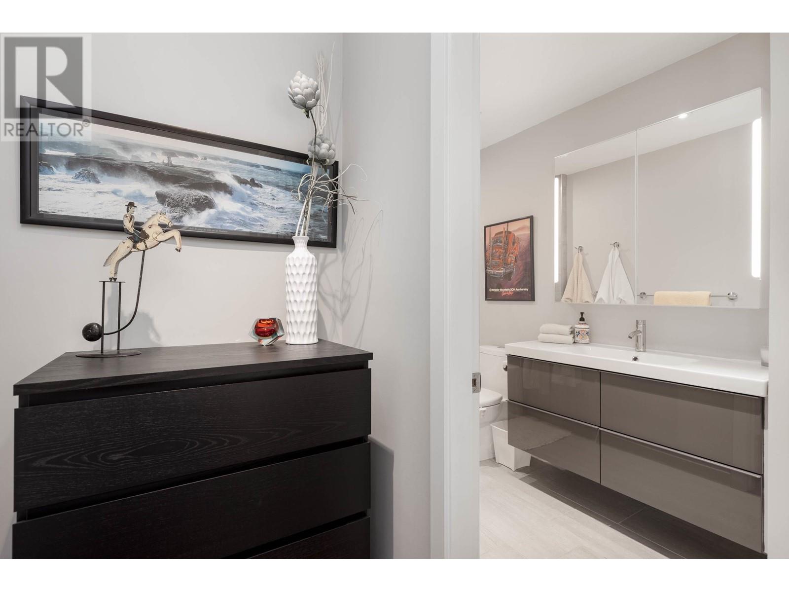 31 8030 NICKLAUS NORTH BOULEVARD