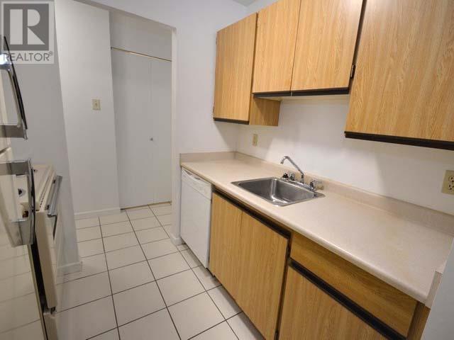 Listing Picture 10 of 20 : 315 8400 LANSDOWNE ROAD, Richmond / 烈治文 - 魯藝地產 Yvonne Lu Group - MLS Medallion Club Member