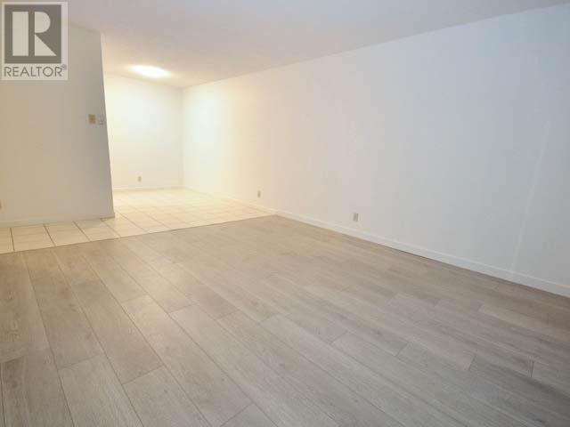 Listing Picture 5 of 20 : 315 8400 LANSDOWNE ROAD, Richmond / 烈治文 - 魯藝地產 Yvonne Lu Group - MLS Medallion Club Member
