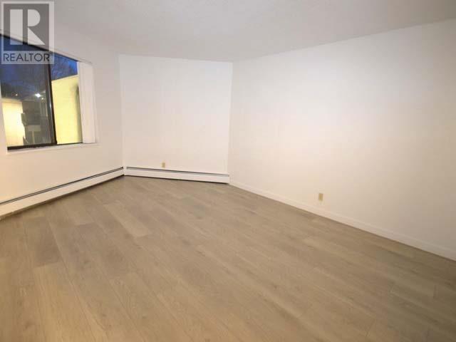 Listing Picture 11 of 20 : 315 8400 LANSDOWNE ROAD, Richmond / 烈治文 - 魯藝地產 Yvonne Lu Group - MLS Medallion Club Member