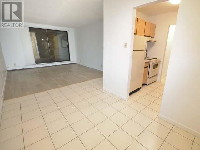 Listing Picture 8 of 20 : 315 8400 LANSDOWNE ROAD, Richmond / 烈治文 - 魯藝地產 Yvonne Lu Group - MLS Medallion Club Member