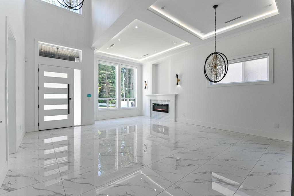 Property at 20133 27 AVENUE image 3