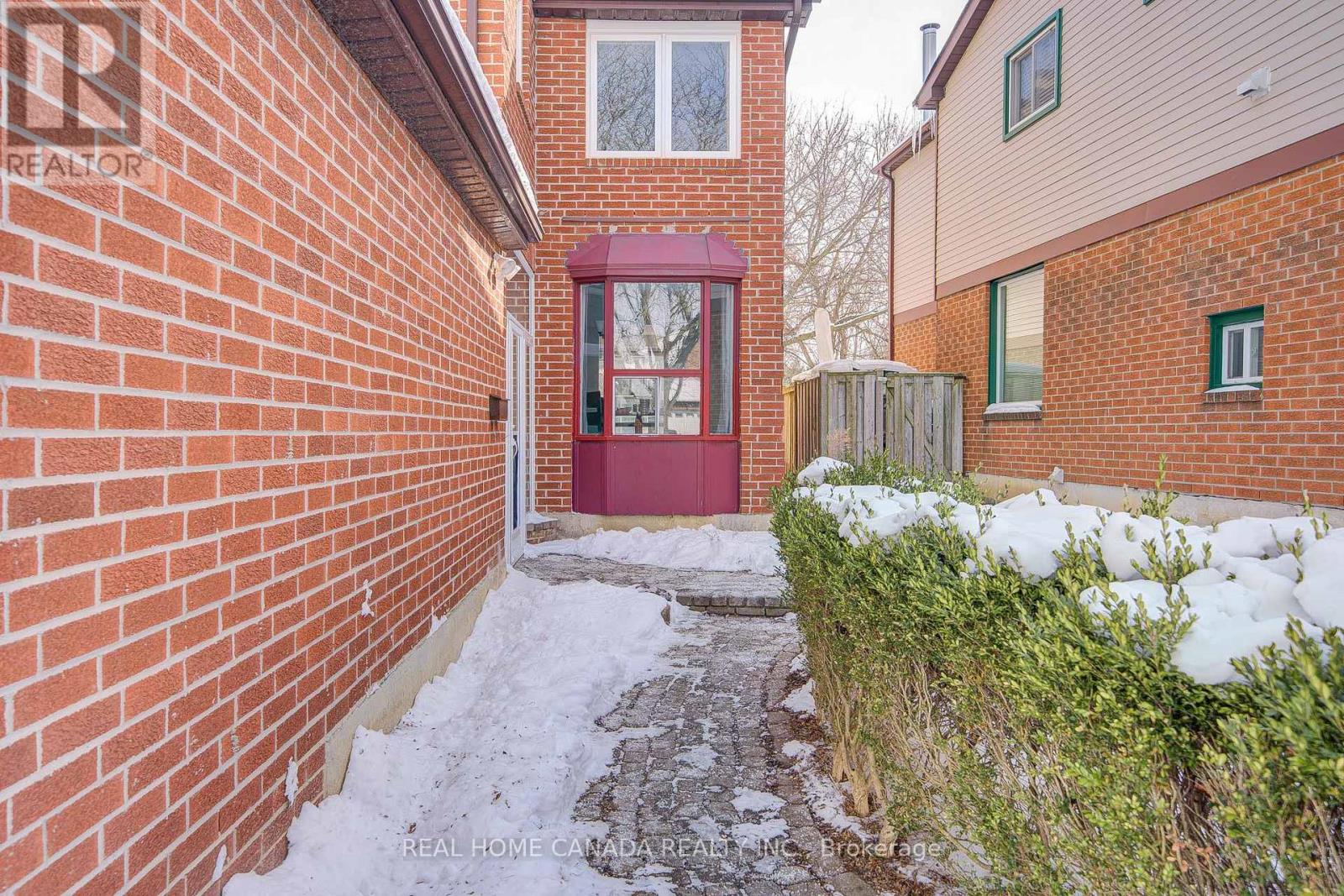 21 Hallen Road, Brampton, Ontario  L6Y 2V5 - Photo 2 - W11974188