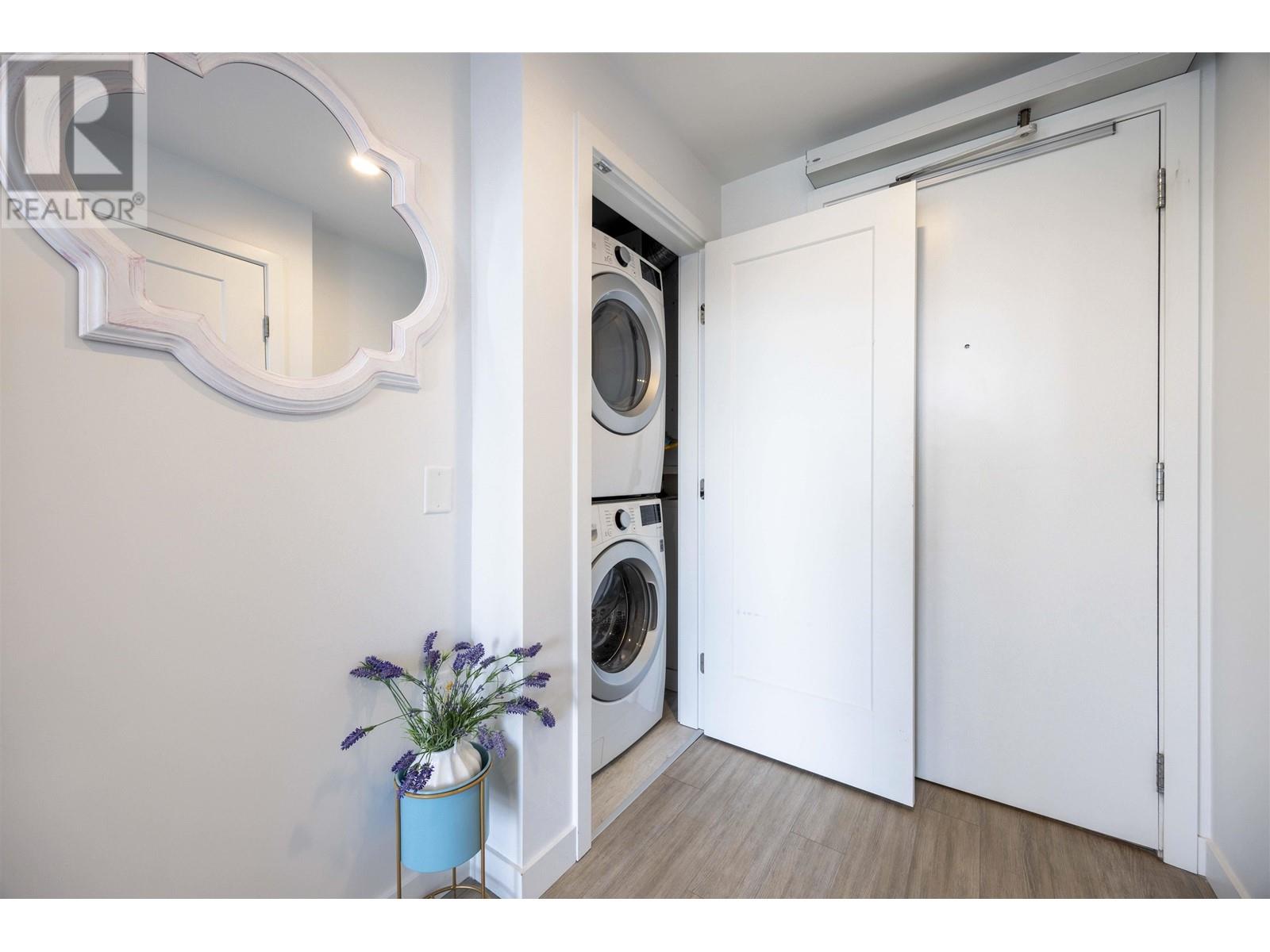 Listing Picture 17 of 28 : 2702 2311 BETA AVENUE, Burnaby / 本拿比 - 魯藝地產 Yvonne Lu Group - MLS Medallion Club Member