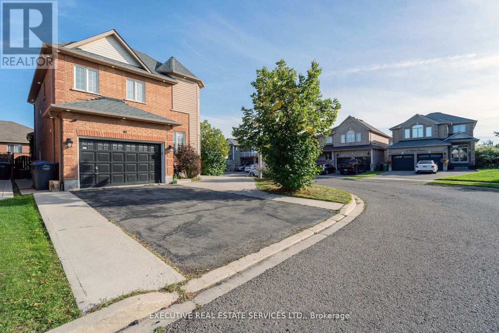 41 Fallstar Crescent, Brampton, Ontario  L7A 2J6 - Photo 5 - W11974211