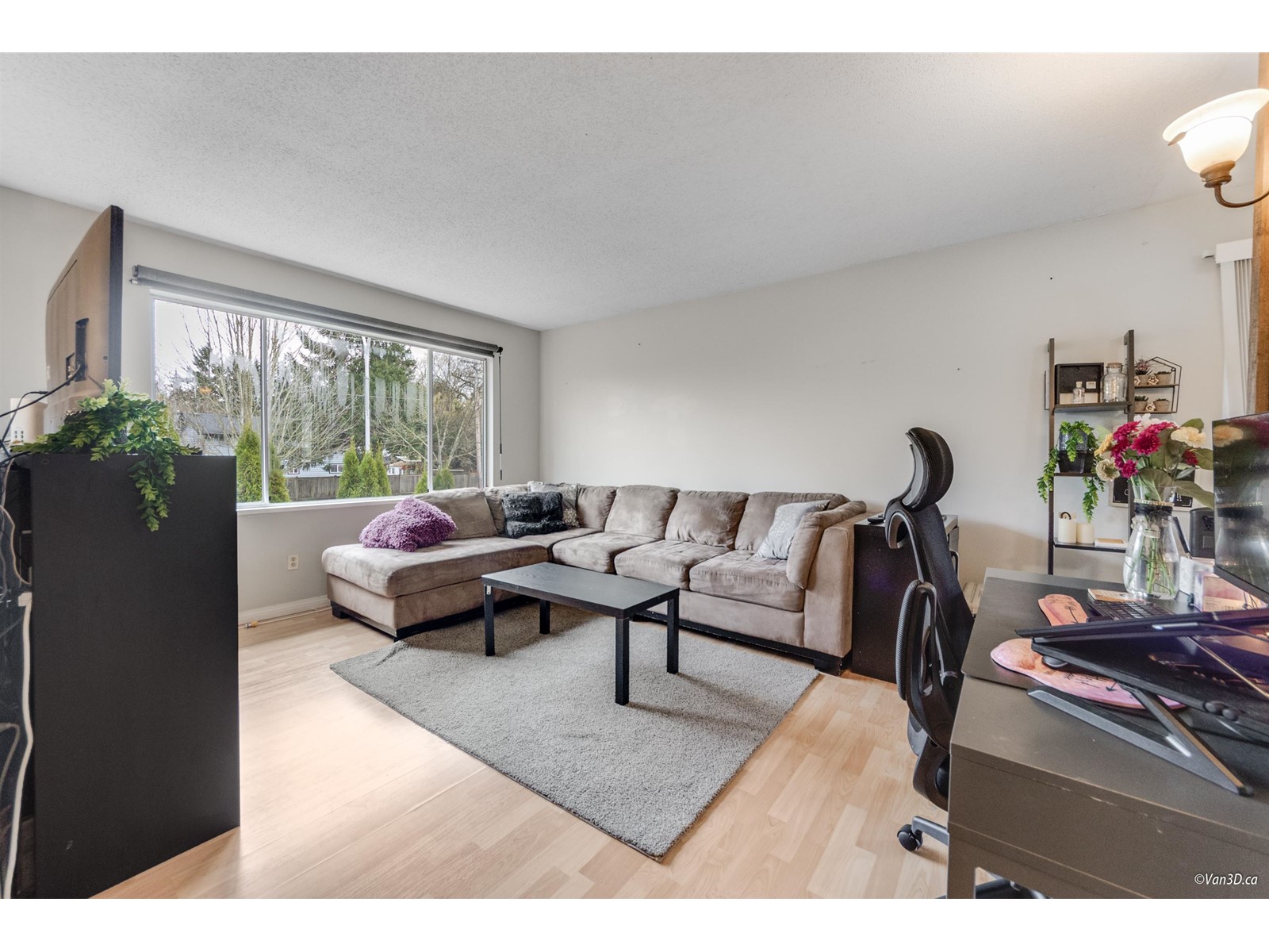 Property at 5009 208 STREET image 2