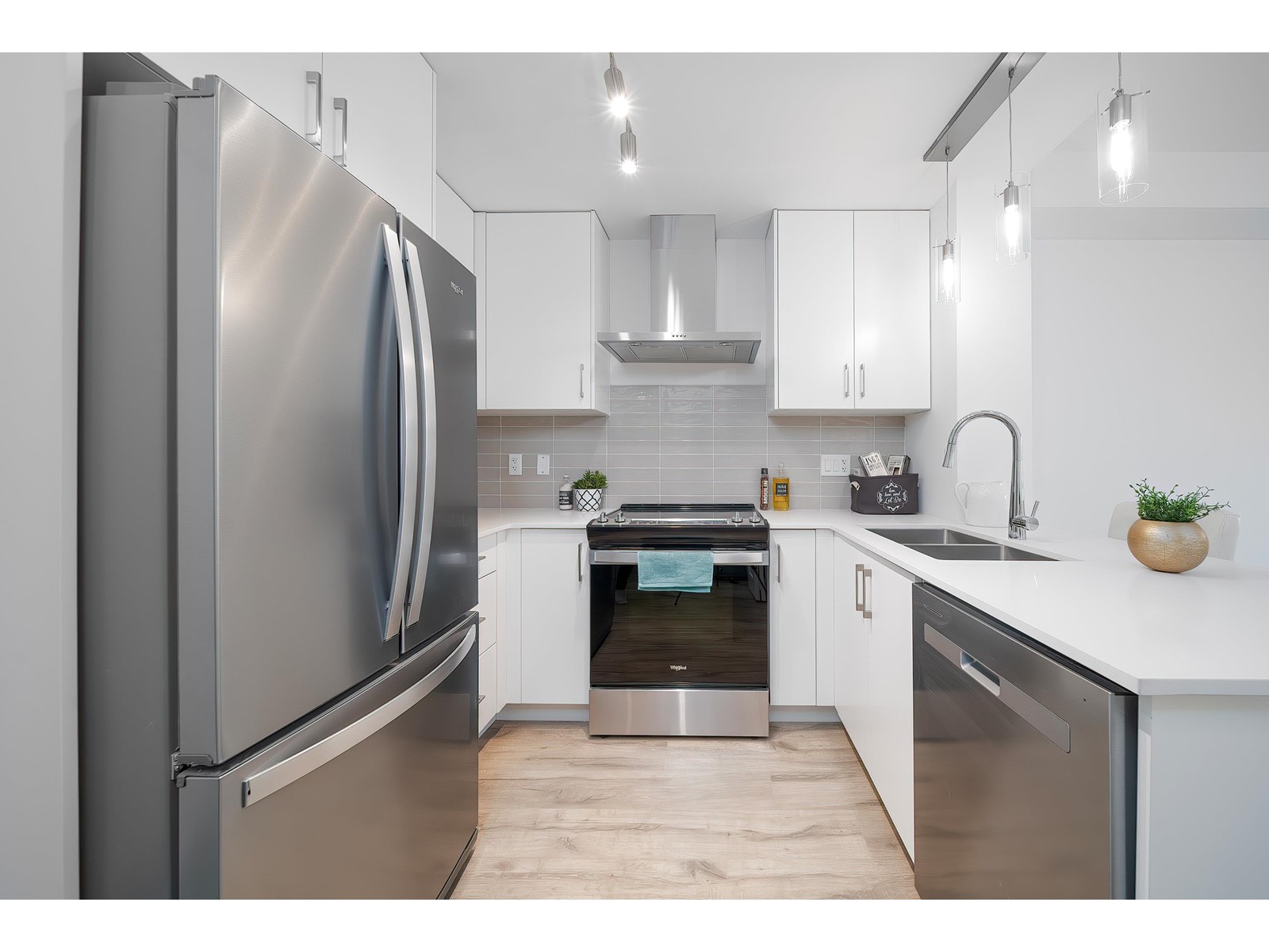 113 6338 King George Blvd, Surrey, British Columbia  V3X 1E9 - Photo 4 - R2964842