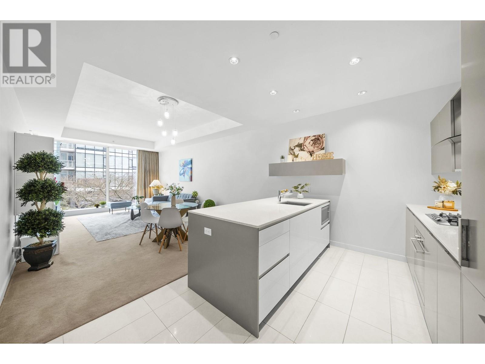 Listing Picture 2 of 27 : 304 5177 BRIGHOUSE WAY, Richmond / 烈治文 - 魯藝地產 Yvonne Lu Group - MLS Medallion Club Member