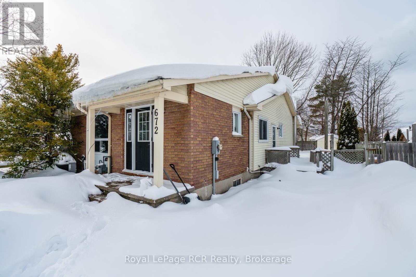 672 Kennard Crescent, Kincardine, Ontario  N2Z 1T4 - Photo 3 - X11974260