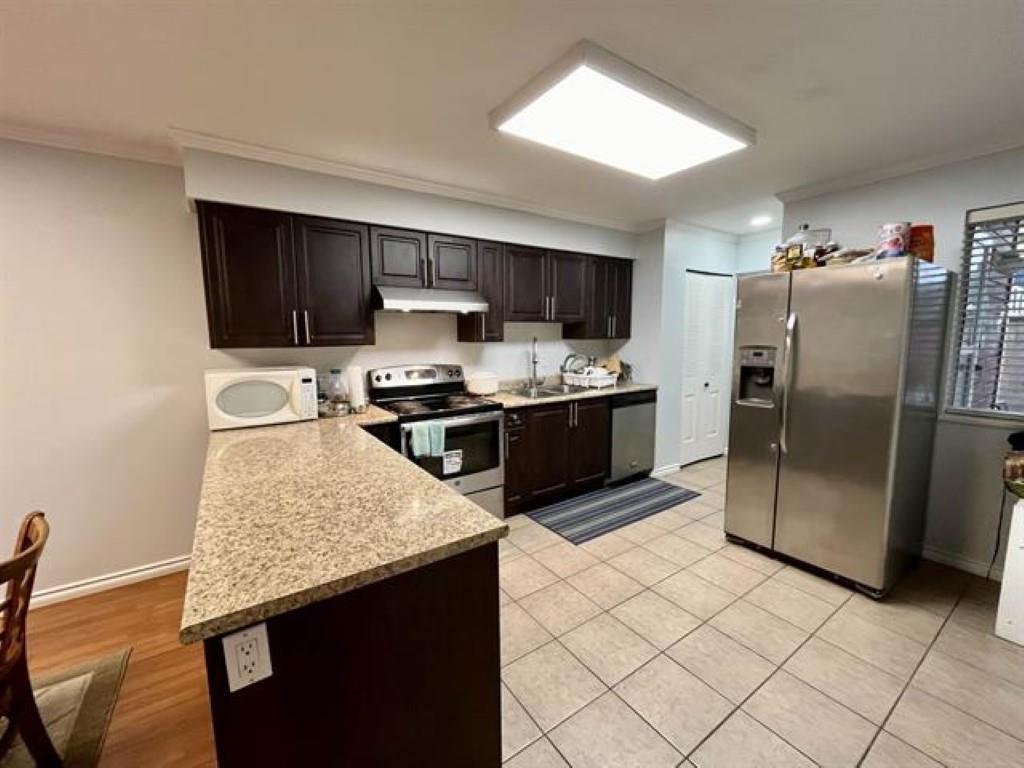 Property at 112 7838 120 A STREET image 5