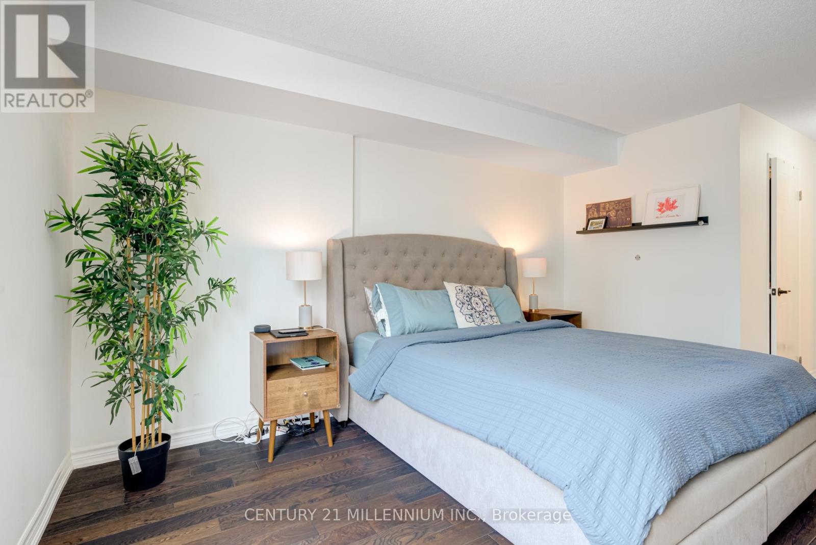 205 - 25 Fairview Road W, Mississauga, Ontario  L5B 3Y8 - Photo 6 - W11974411