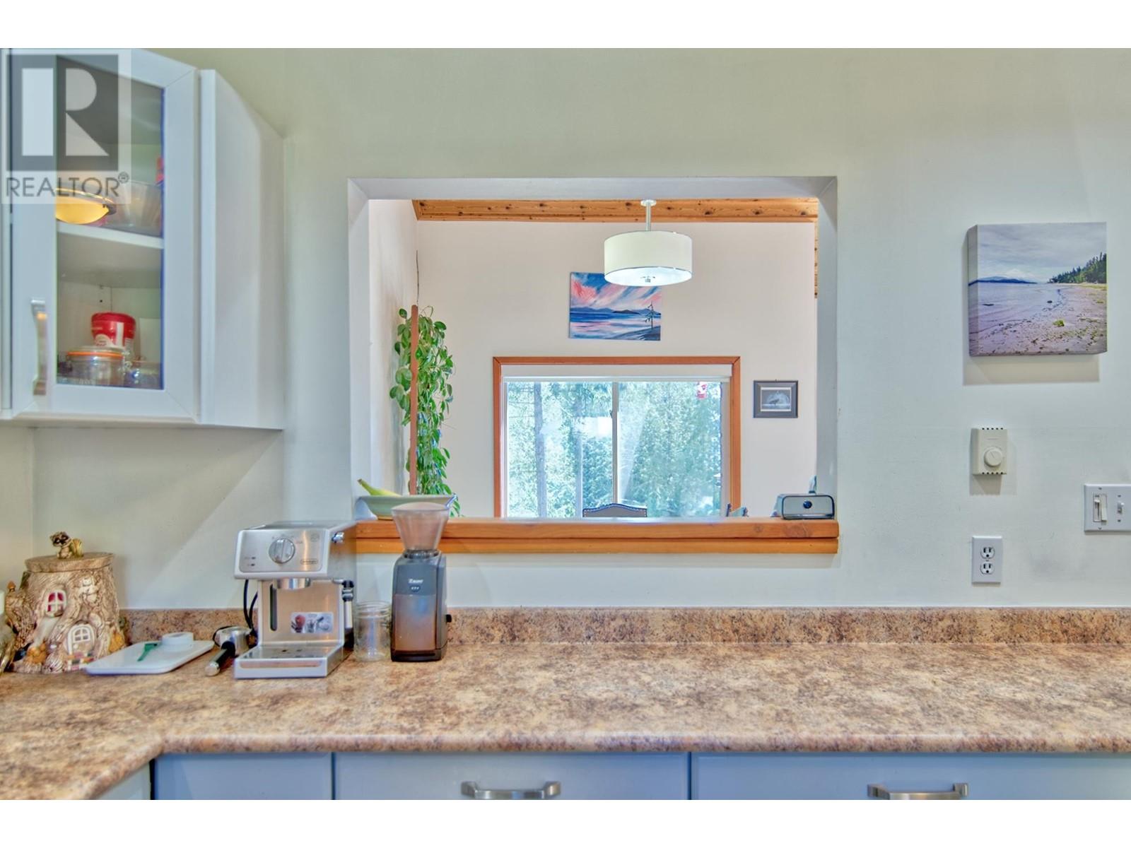 8096 Westwood Road, Halfmoon Bay, British Columbia  V0N 1Y1 - Photo 11 - R2966877