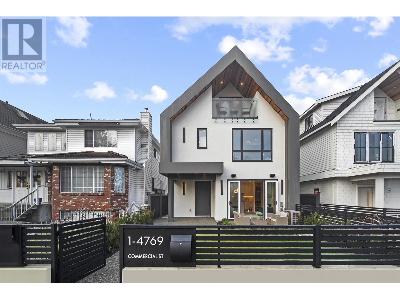 1 4769 COMMERCIAL STREET, Vancouver