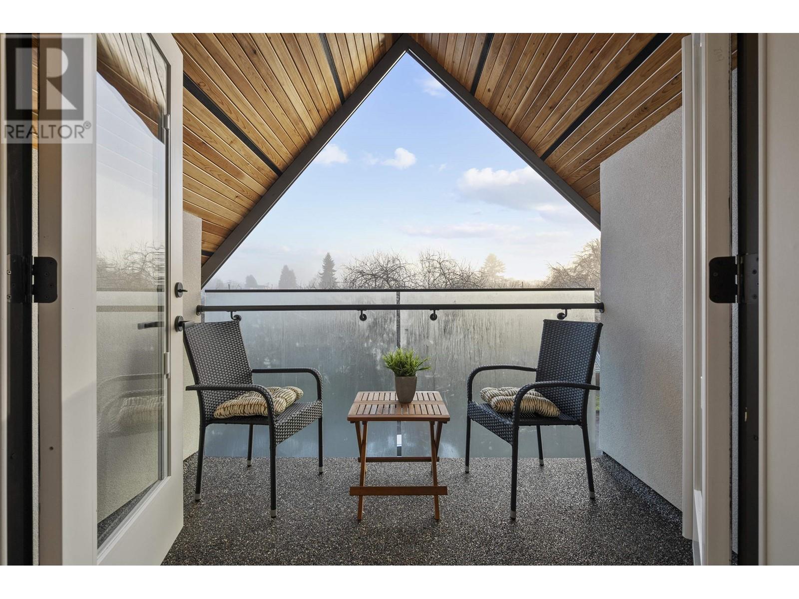 Listing Picture 39 of 40 : 1 4769 COMMERCIAL STREET, Vancouver / 溫哥華 - 魯藝地產 Yvonne Lu Group - MLS Medallion Club Member