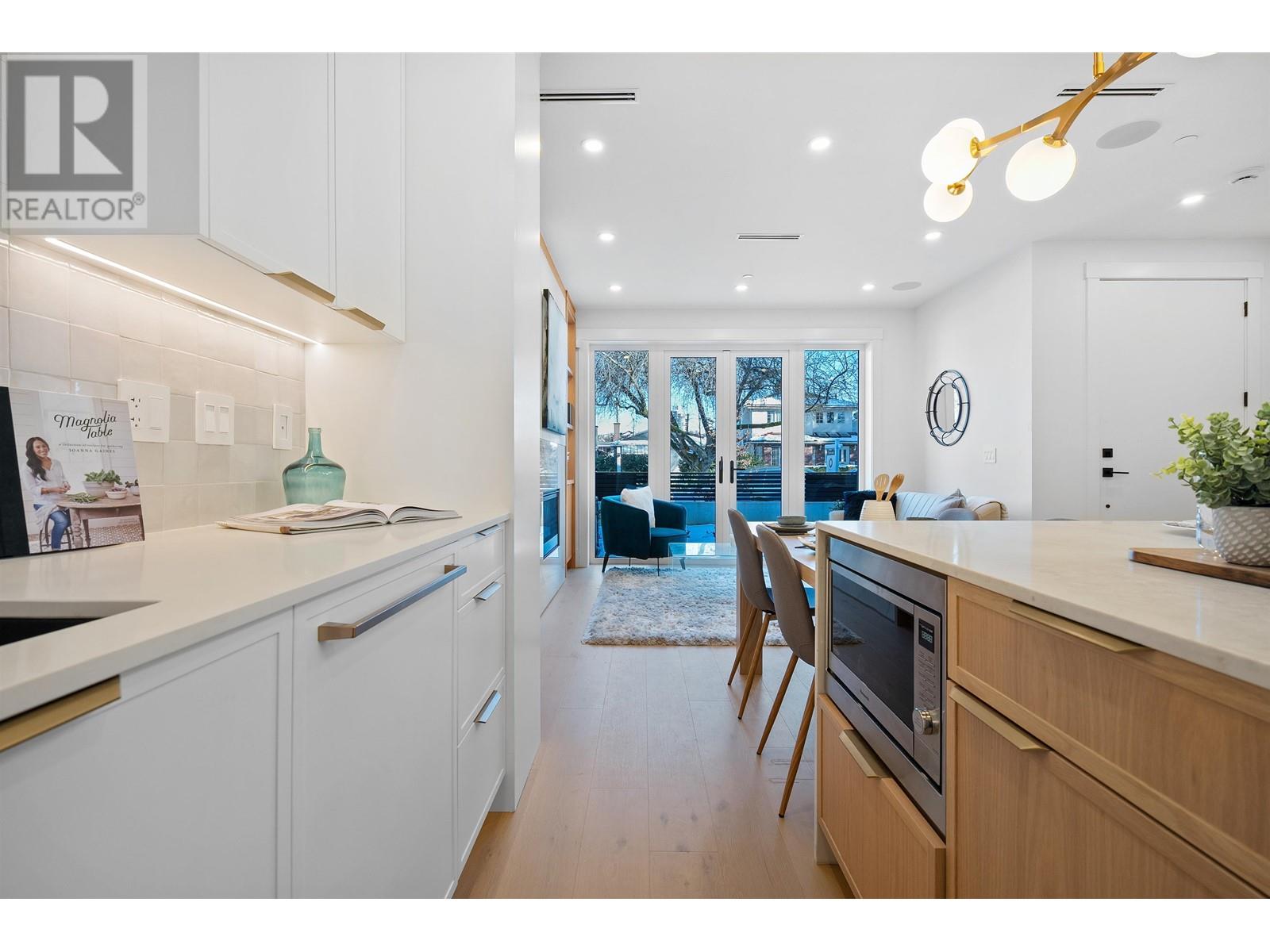 Listing Picture 12 of 40 : 1 4769 COMMERCIAL STREET, Vancouver / 溫哥華 - 魯藝地產 Yvonne Lu Group - MLS Medallion Club Member