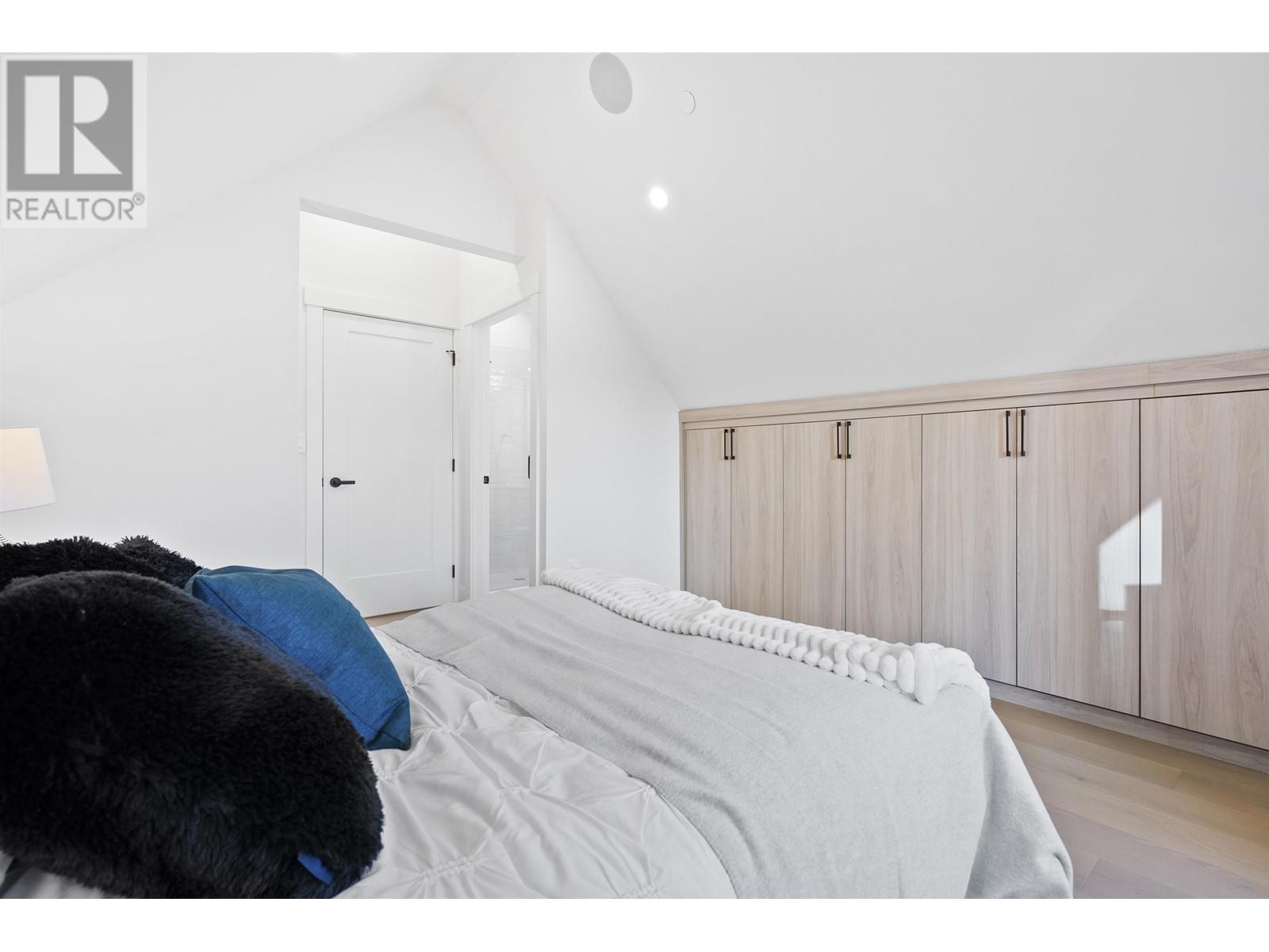 Listing Picture 38 of 40 : 1 4769 COMMERCIAL STREET, Vancouver / 溫哥華 - 魯藝地產 Yvonne Lu Group - MLS Medallion Club Member