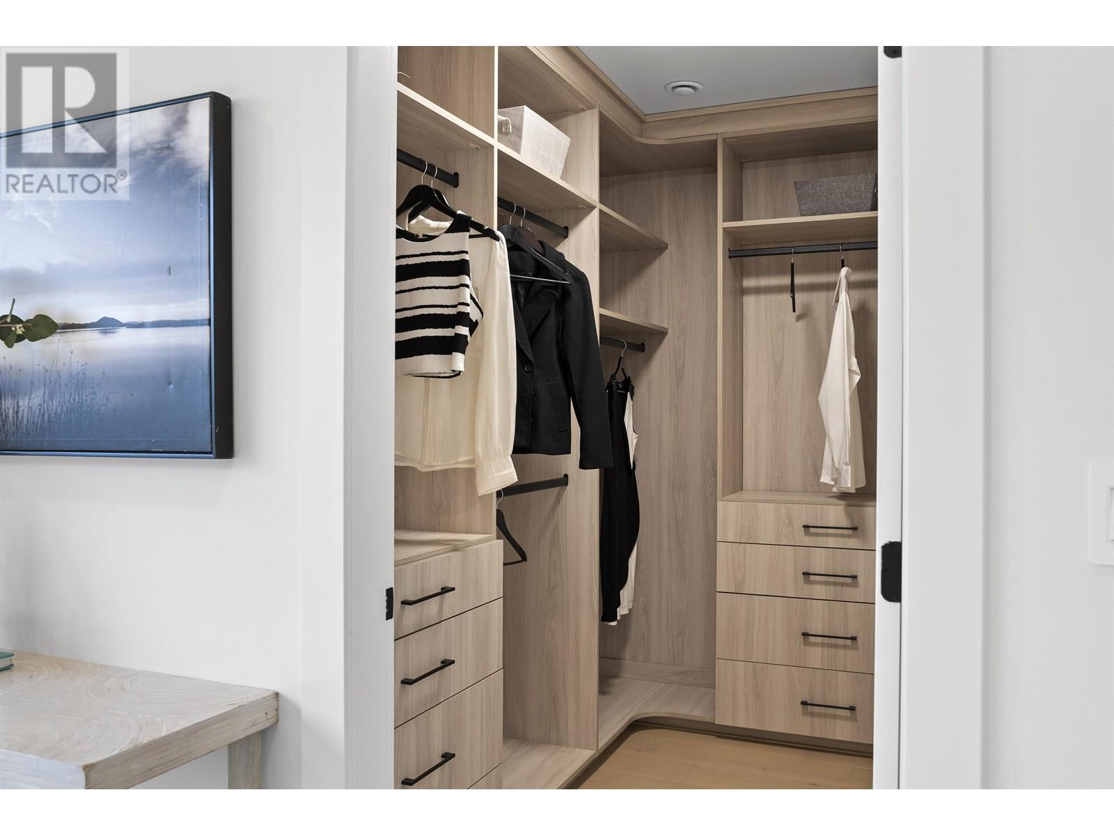 Listing Picture 29 of 40 : 1 4769 COMMERCIAL STREET, Vancouver / 溫哥華 - 魯藝地產 Yvonne Lu Group - MLS Medallion Club Member