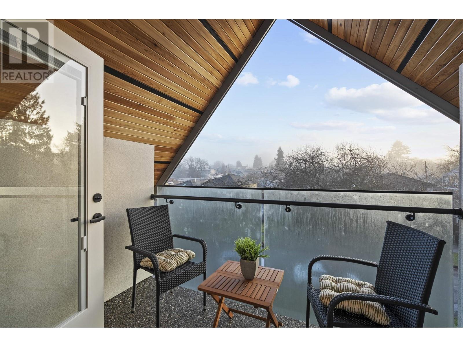 Listing Picture 40 of 40 : 1 4769 COMMERCIAL STREET, Vancouver / 溫哥華 - 魯藝地產 Yvonne Lu Group - MLS Medallion Club Member