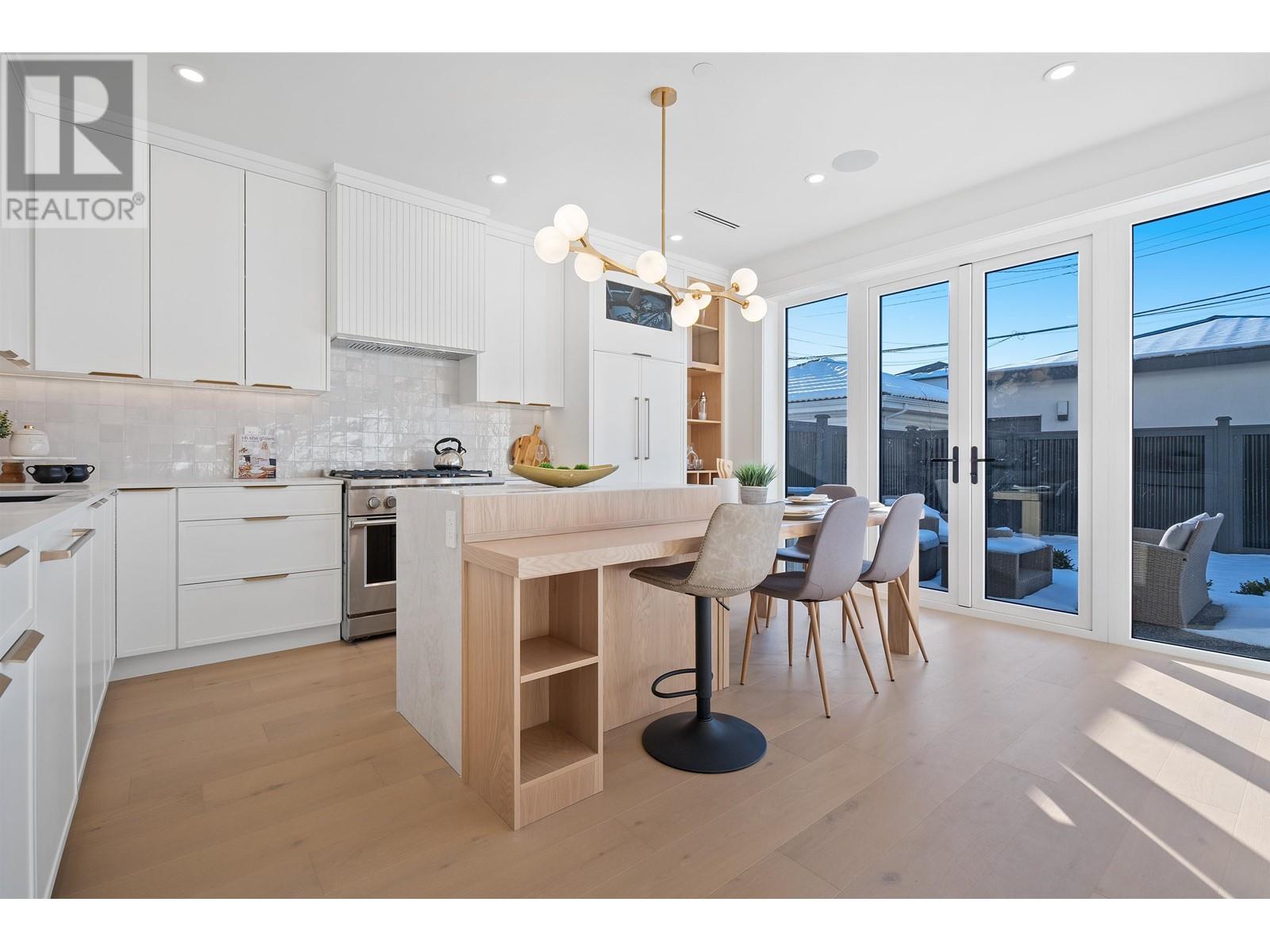 Listing Picture 7 of 40 : 2 4769 COMMERCIAL STREET, Vancouver / 溫哥華 - 魯藝地產 Yvonne Lu Group - MLS Medallion Club Member