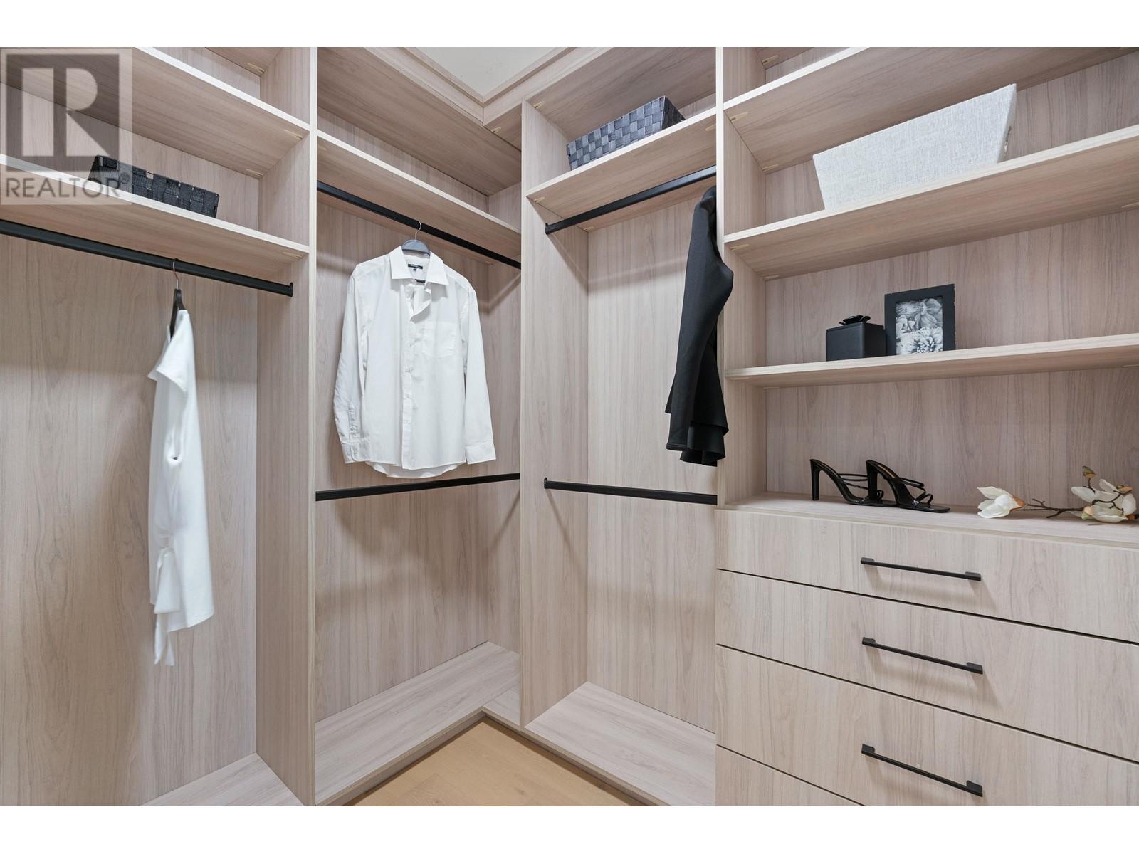 Listing Picture 23 of 40 : 2 4769 COMMERCIAL STREET, Vancouver / 溫哥華 - 魯藝地產 Yvonne Lu Group - MLS Medallion Club Member