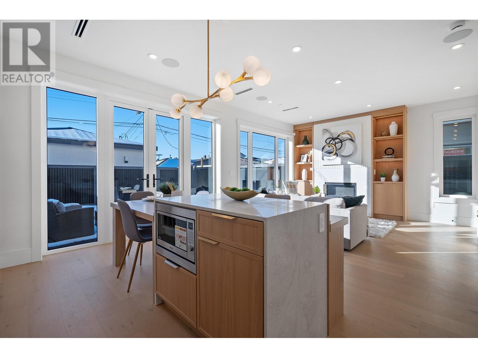 Listing Picture 10 of 40 : 2 4769 COMMERCIAL STREET, Vancouver / 溫哥華 - 魯藝地產 Yvonne Lu Group - MLS Medallion Club Member