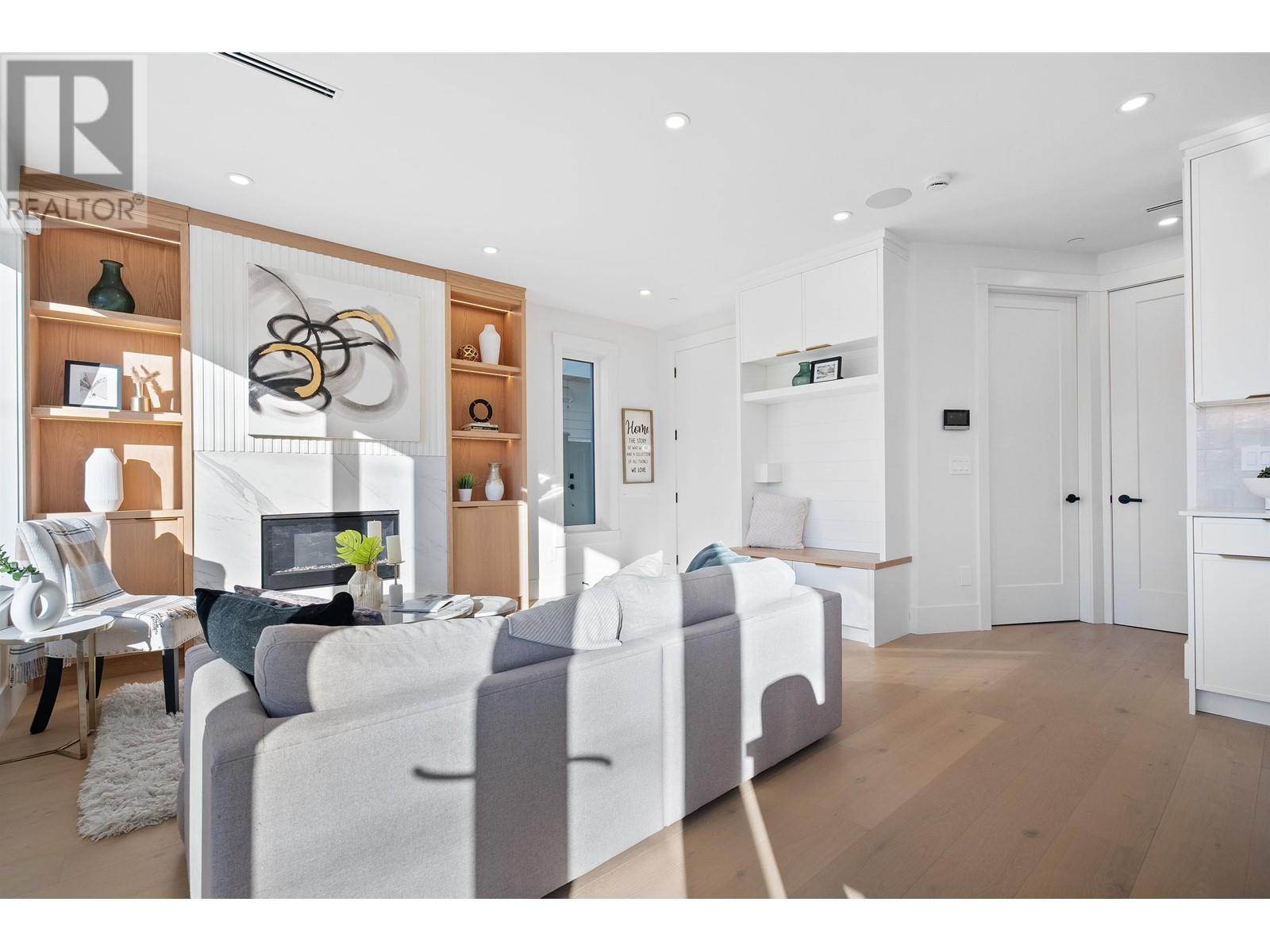 Listing Picture 17 of 40 : 2 4769 COMMERCIAL STREET, Vancouver / 溫哥華 - 魯藝地產 Yvonne Lu Group - MLS Medallion Club Member