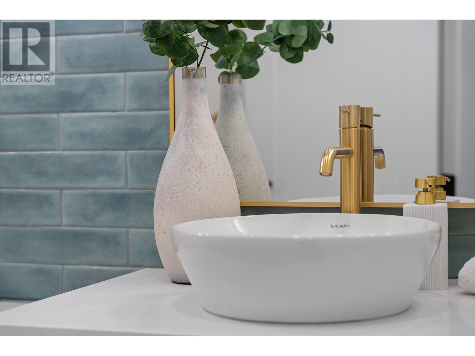 Listing Picture 21 of 40 : 2 4769 COMMERCIAL STREET, Vancouver / 溫哥華 - 魯藝地產 Yvonne Lu Group - MLS Medallion Club Member