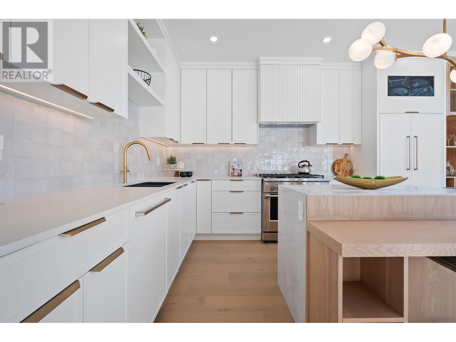 Listing Picture 8 of 40 : 2 4769 COMMERCIAL STREET, Vancouver / 溫哥華 - 魯藝地產 Yvonne Lu Group - MLS Medallion Club Member