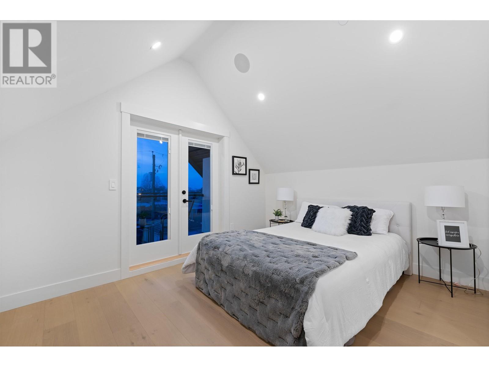 Listing Picture 37 of 40 : 2 4769 COMMERCIAL STREET, Vancouver / 溫哥華 - 魯藝地產 Yvonne Lu Group - MLS Medallion Club Member