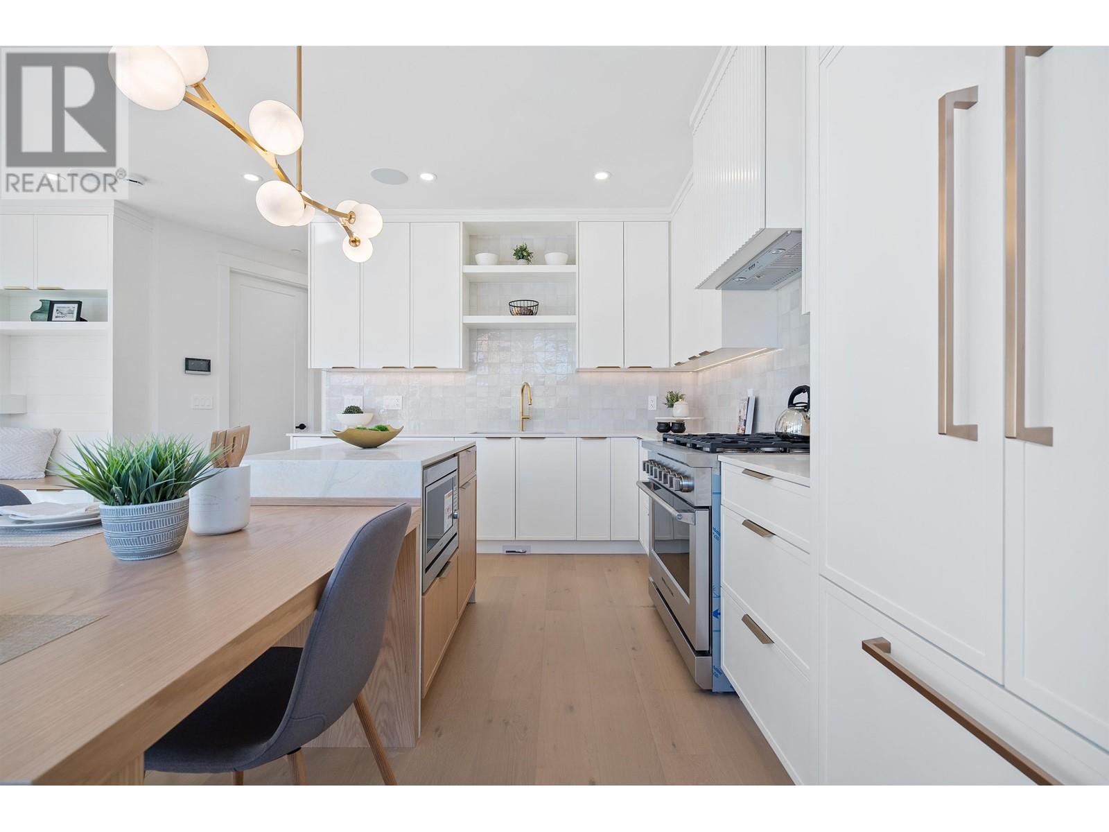 Listing Picture 13 of 40 : 2 4769 COMMERCIAL STREET, Vancouver / 溫哥華 - 魯藝地產 Yvonne Lu Group - MLS Medallion Club Member