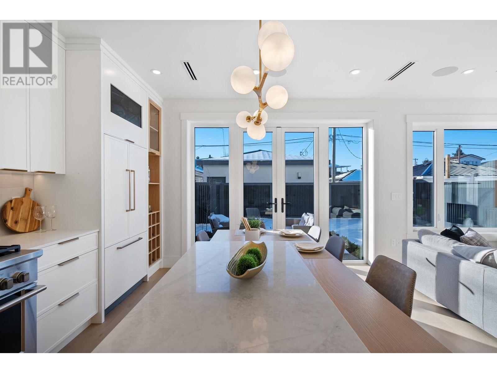 Listing Picture 9 of 40 : 2 4769 COMMERCIAL STREET, Vancouver / 溫哥華 - 魯藝地產 Yvonne Lu Group - MLS Medallion Club Member