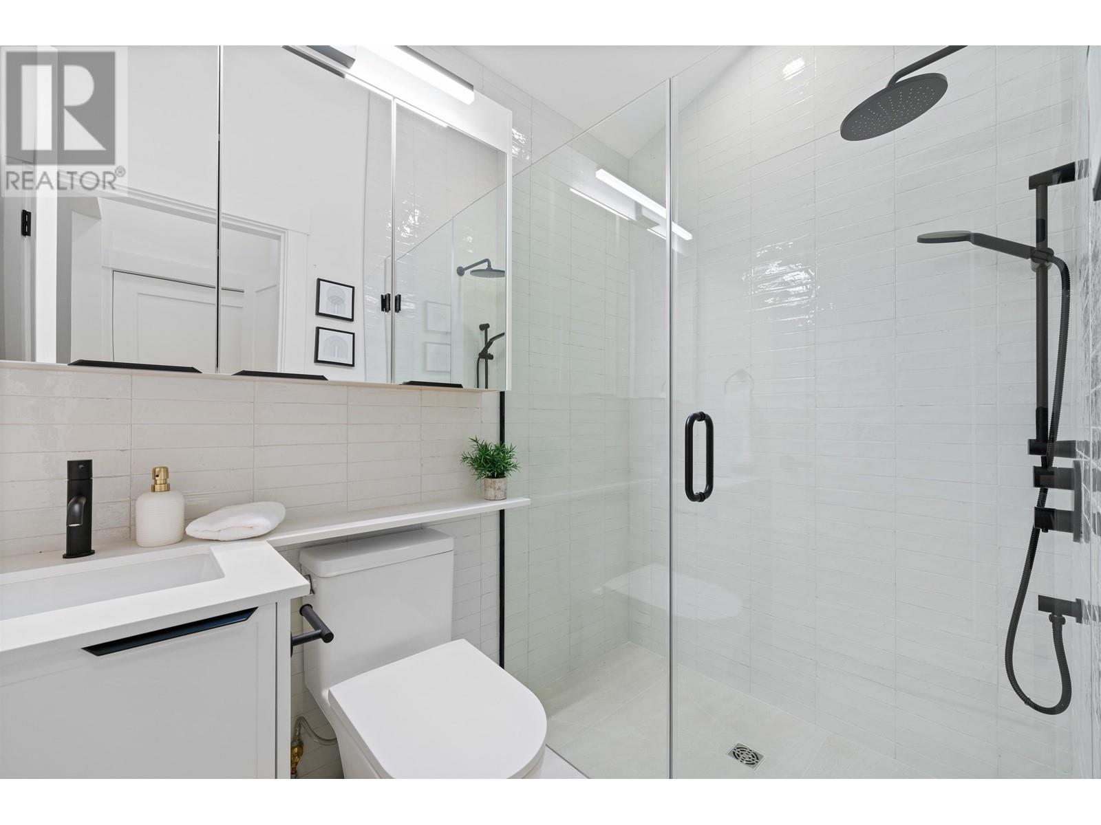 Listing Picture 35 of 40 : 2 4769 COMMERCIAL STREET, Vancouver / 溫哥華 - 魯藝地產 Yvonne Lu Group - MLS Medallion Club Member