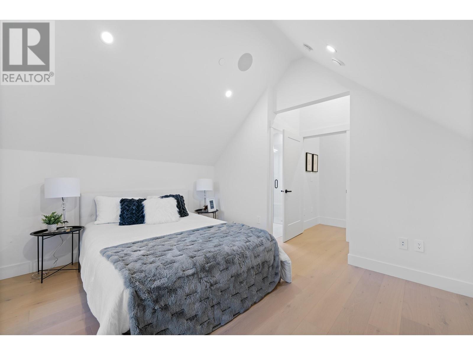 Listing Picture 40 of 40 : 2 4769 COMMERCIAL STREET, Vancouver / 溫哥華 - 魯藝地產 Yvonne Lu Group - MLS Medallion Club Member