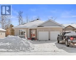 42 CODE CRESCENT, Smiths Falls, Ontario