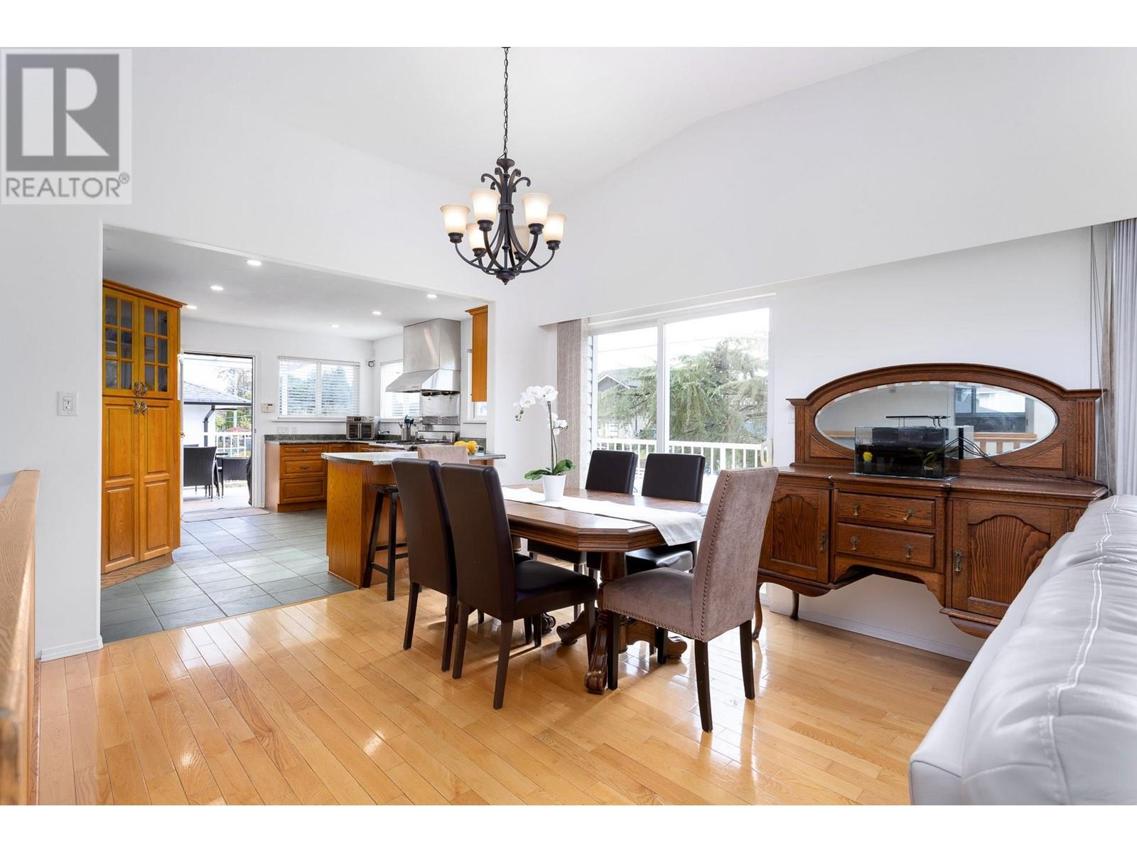 1415 Cornell Avenue, Coquitlam, British Columbia  V3J 2Z8 - Photo 11 - R2954554