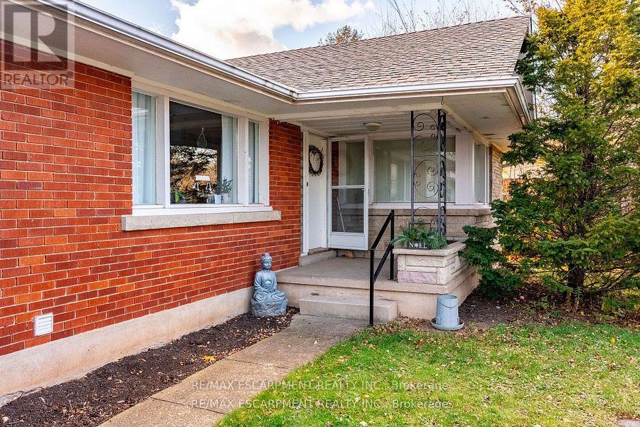 Property at 248 MAIN STREET E image 5