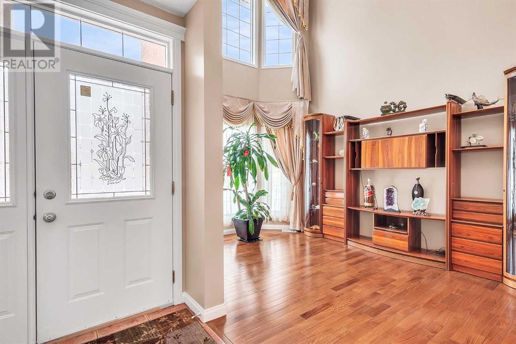 Property at 21 Hamptons Circle NW image 2