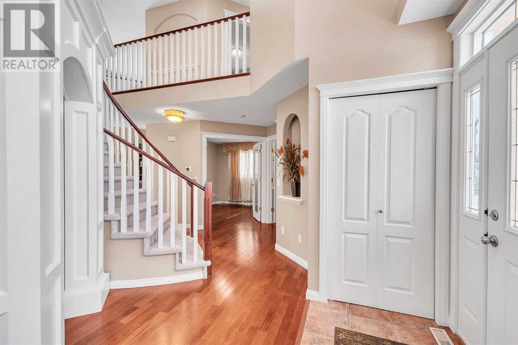 Property at 21 Hamptons Circle NW image 3