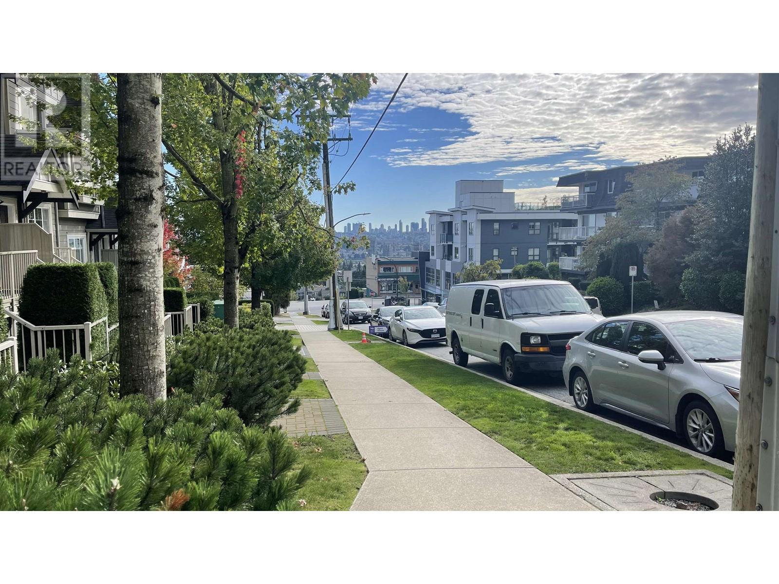 Listing Picture 3 of 18 : 219 368 ELLESMERE AVENUE, Burnaby / 本拿比 - 魯藝地產 Yvonne Lu Group - MLS Medallion Club Member