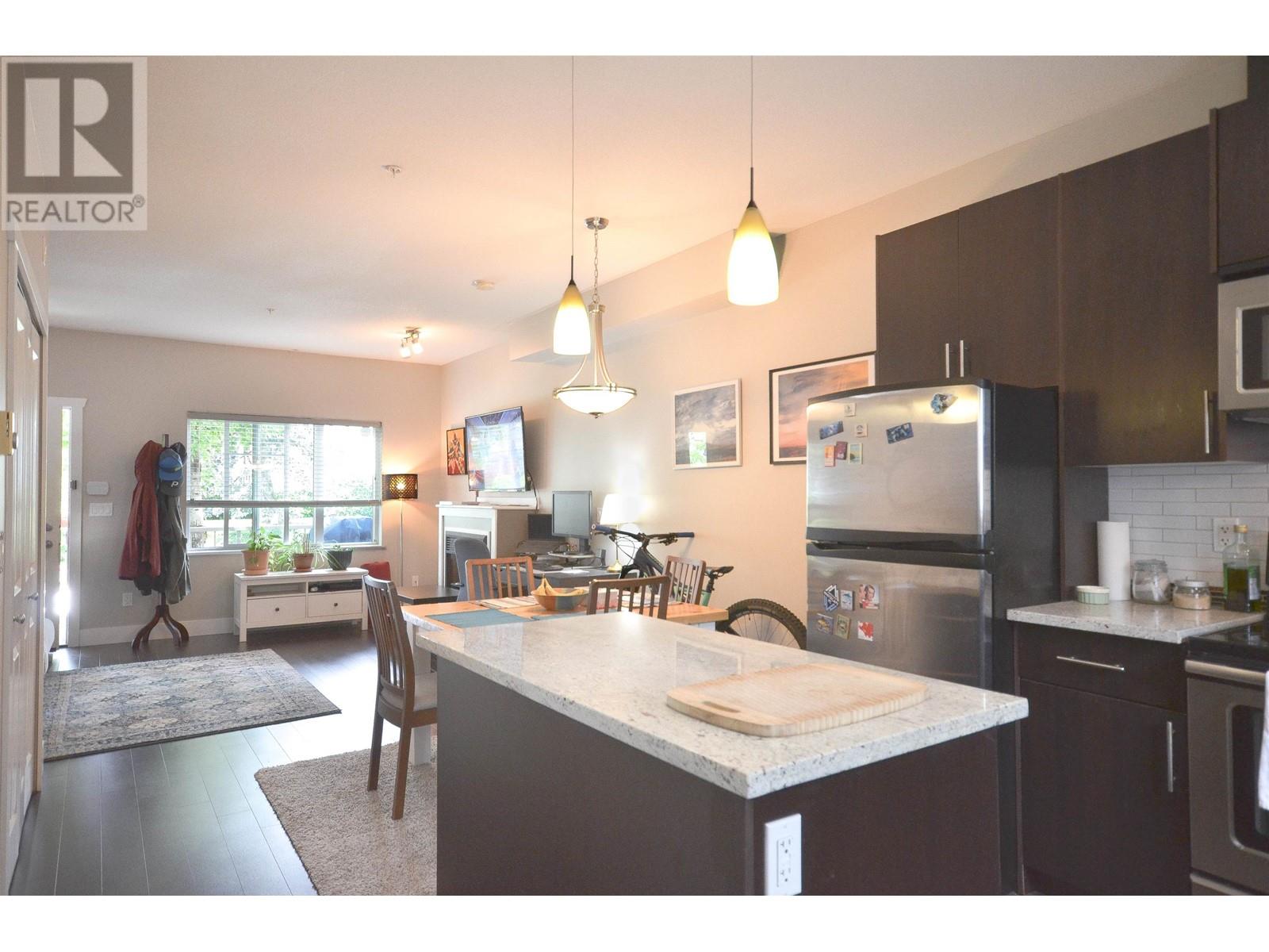 Listing Picture 9 of 18 : 219 368 ELLESMERE AVENUE, Burnaby / 本拿比 - 魯藝地產 Yvonne Lu Group - MLS Medallion Club Member