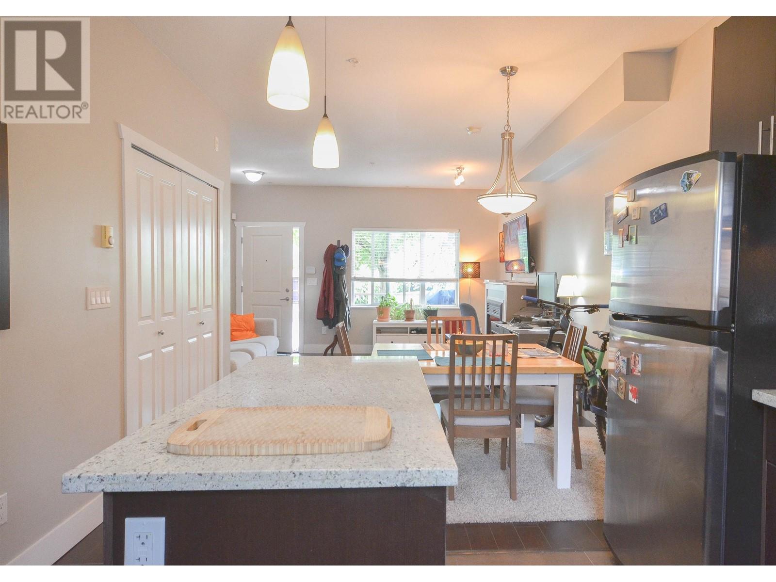 Listing Picture 7 of 18 : 219 368 ELLESMERE AVENUE, Burnaby / 本拿比 - 魯藝地產 Yvonne Lu Group - MLS Medallion Club Member