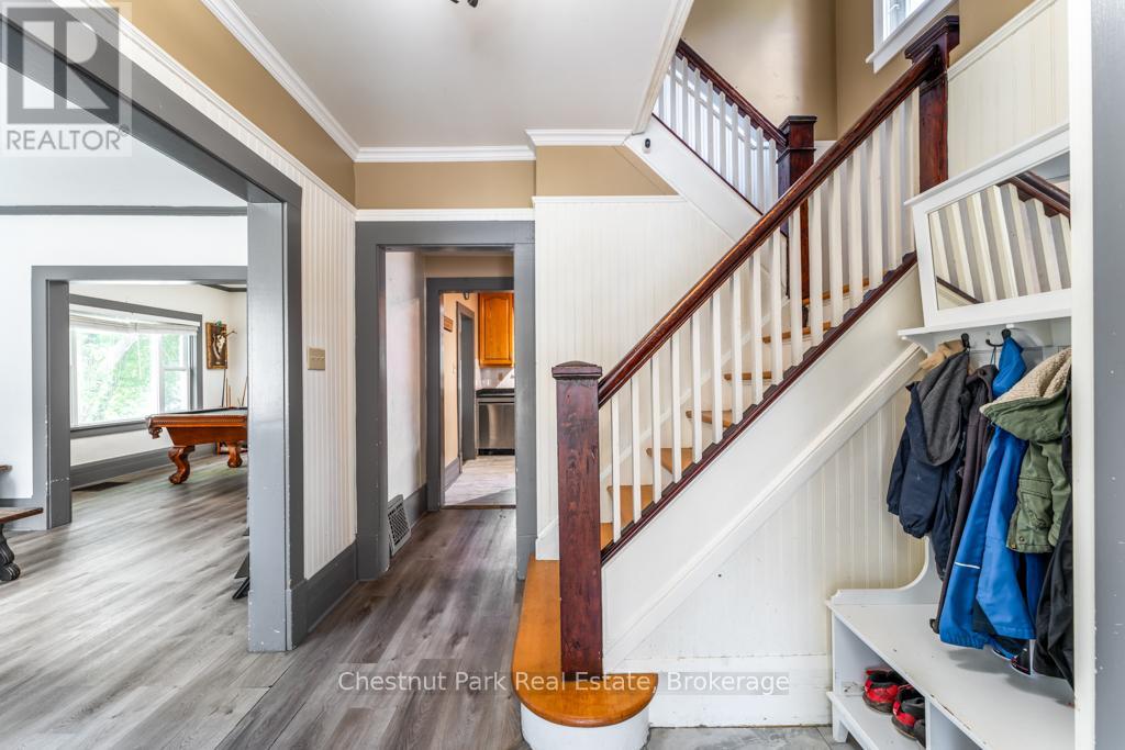Property at 16 LORNE STREET S image 5