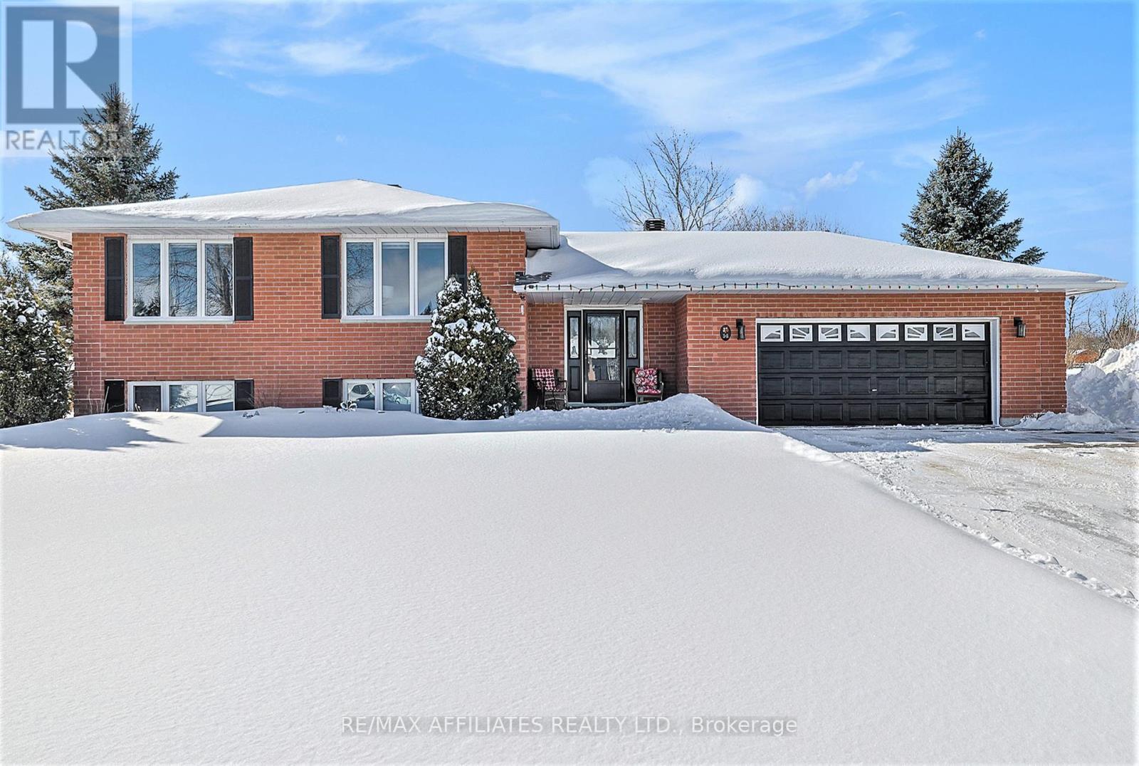 14 DAVIS LANE Rideau Lakes