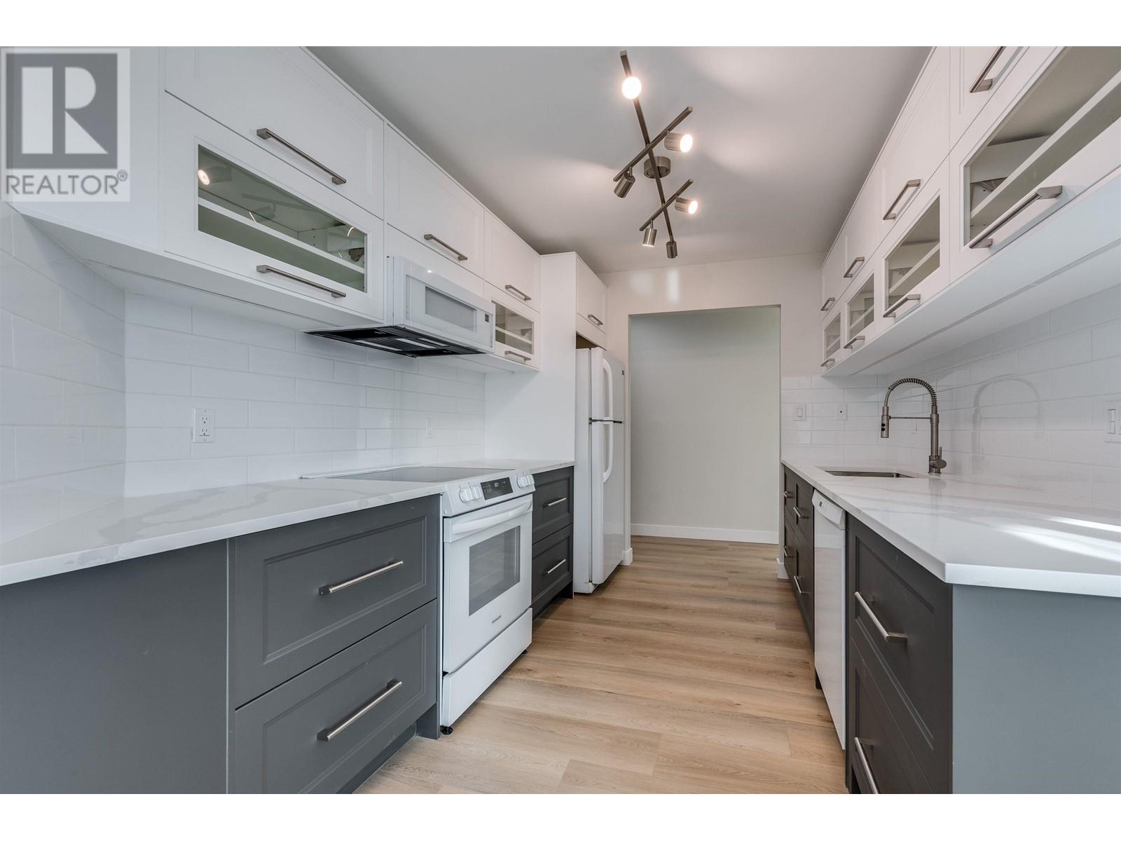 119 1150 Quayside Drive, New Westminster, British Columbia  V3M 6E1 - Photo 3 - R2967046