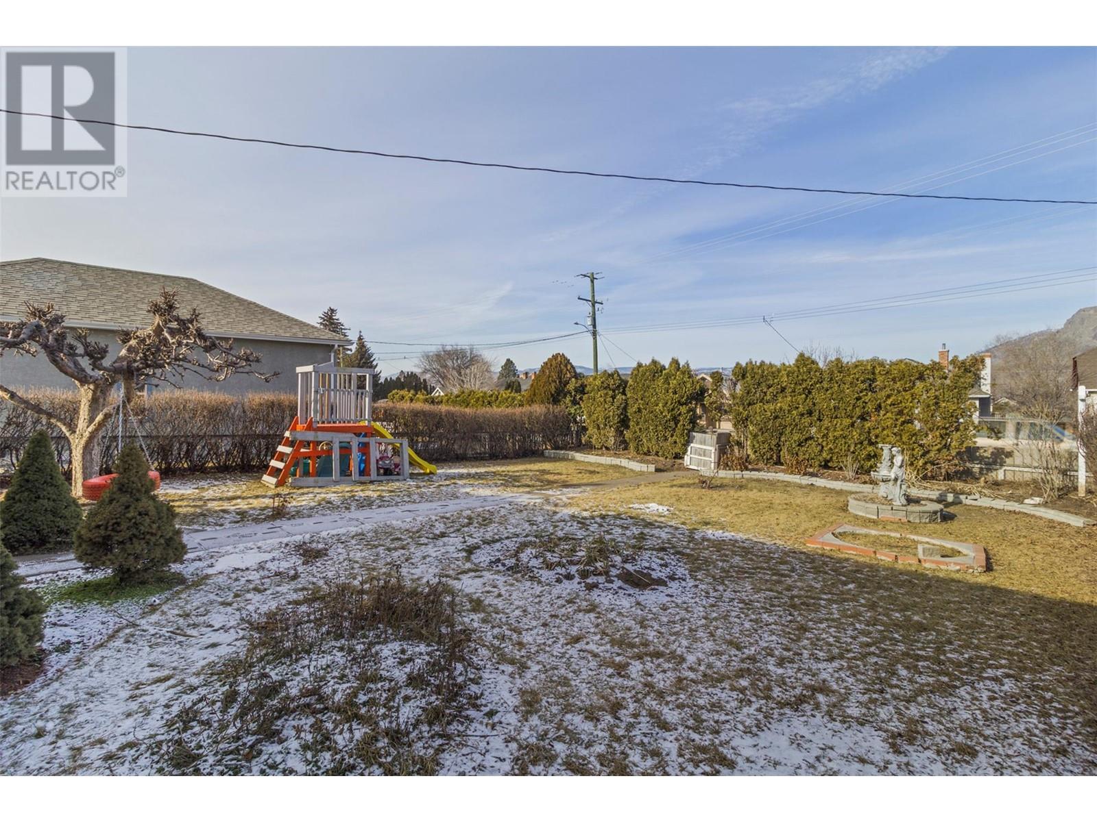 Property at 867 COLUMBIA Street image 3