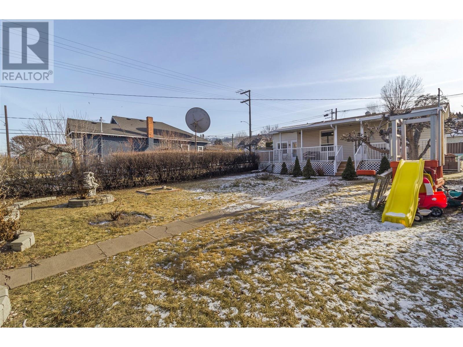 Property at 867 COLUMBIA Street image 4