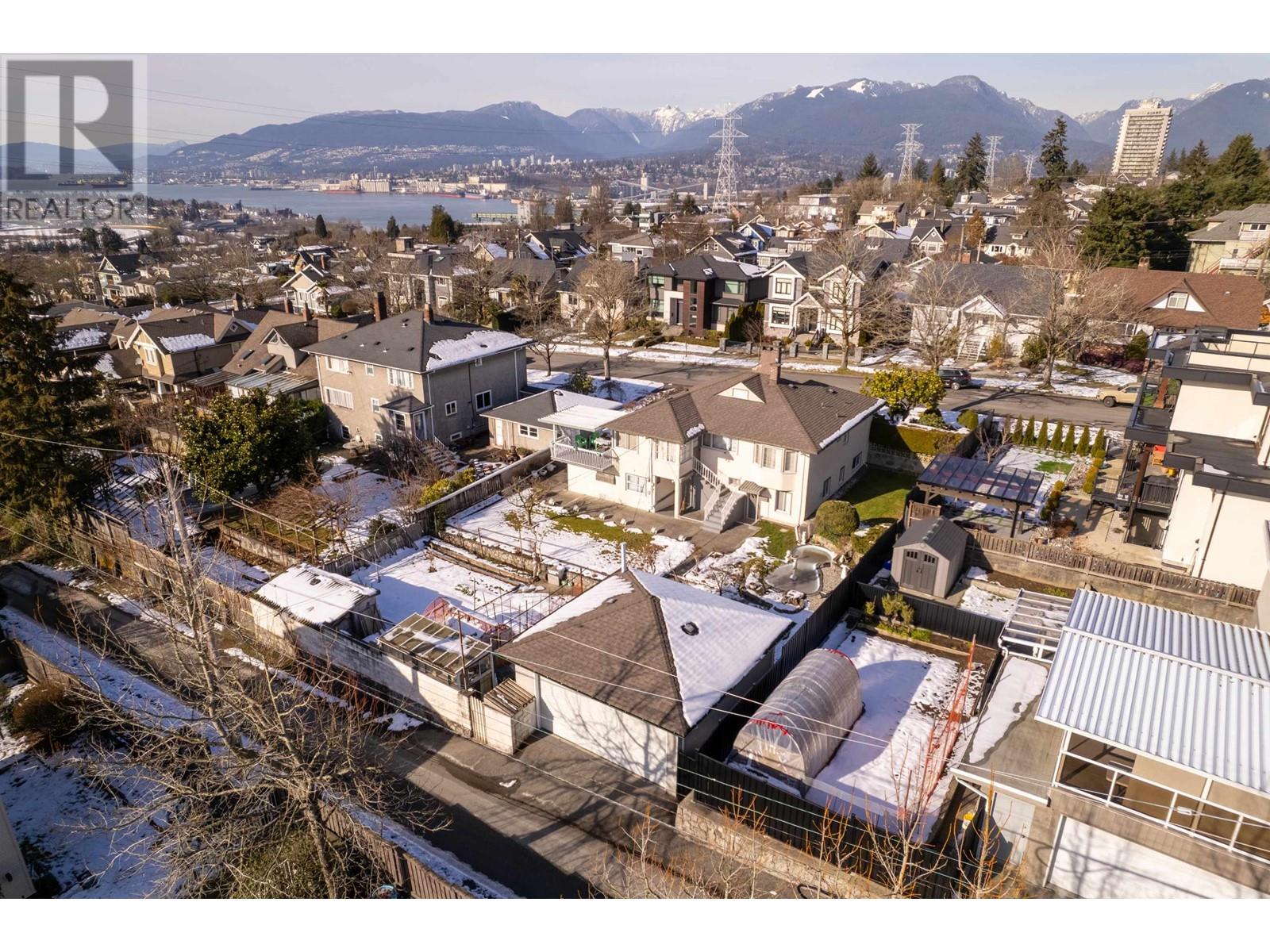 Listing Picture 7 of 26 : 3776 PANDORA STREET, Burnaby / 本拿比 - 魯藝地產 Yvonne Lu Group - MLS Medallion Club Member